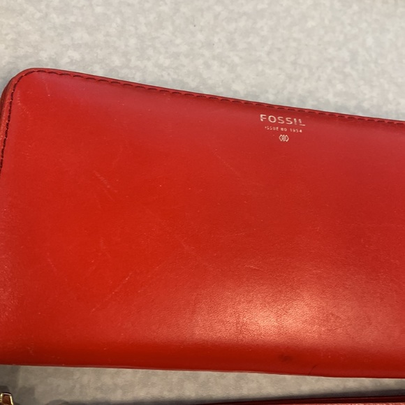 Fossil Zip Around Wallet - Picture 5 of 16